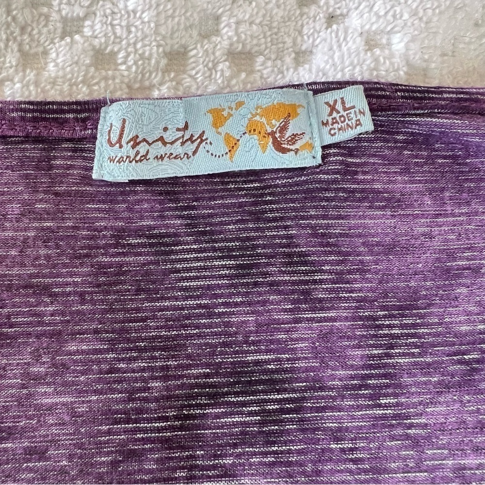 Unity World Wear top - Picture 4 of 13